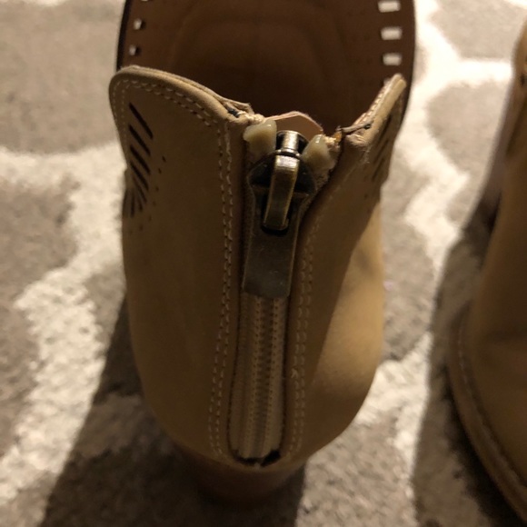 Steve Madden Booties - Picture 3 of 3
